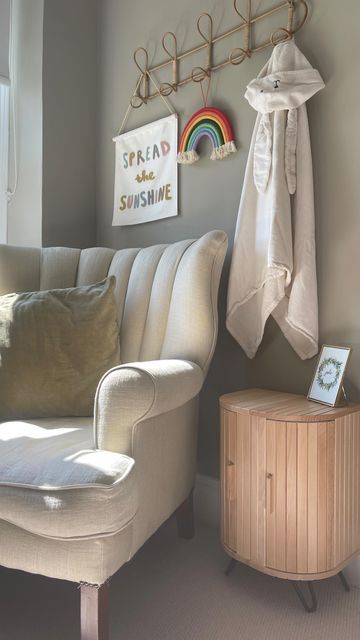 Ella | Interiors & Lifestyle on Instagram: "I saw it, had to try it and I’m obsessed with how it came out! Two bread bins turned into the cutest side table 👏🏻 what do you think?" Ikea Side Table, Diy Side Table, Bread Bin, Diy Headboard, Ikea Hacks, Flipping Furniture, Dream Decor, Little Houses, Ikea Hack