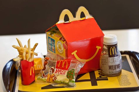 McDonald's sell less soda drinks with Happy Meals after removing from the kids menu Mcdonalds Kids, Happy Meal Box, Exercise Regularly, The Oregon Trail, Mcdonalds Toys, Eating Fast, Muppet Babies, Kids Menu, Happy Meal Mcdonalds