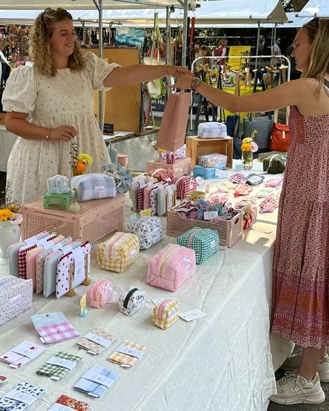 Marketing Project Ideas, Selling At Markets, Sewing Ideas To Sell, Market Stand Ideas, Cute Small Business, Small Business Ideas Diy, Market Booth Ideas, Diy Business Ideas, Market Display Ideas