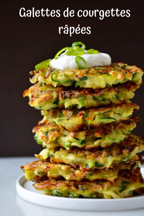 Galettes de courgettes râpées – Page 2 – Toutes recettes Crispy Zucchini, Zucchini Fritters Recipe, Hanukkah Food, Fritters Recipe, Easy Zucchini, Zucchini Fritters, Fritter Recipes, Easy Brunch, Veggie Dishes