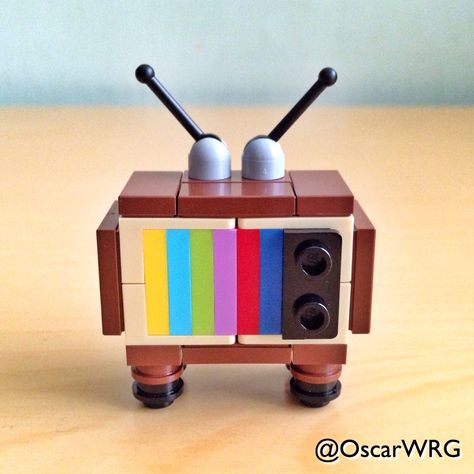 Lego Lamp, Lego Simpsons, Easy Lego Creations, Lego Decorations, Lego Furniture, Lego Club, Lego Diy, Lego Custom Minifigures, Vintage Lego