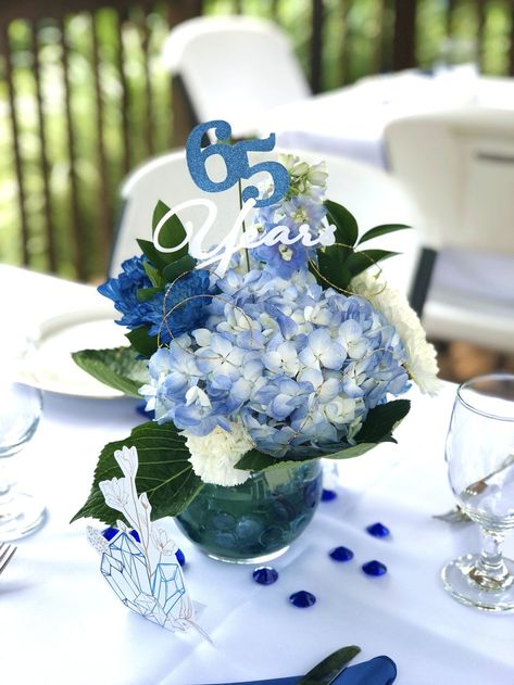 Wedding Anniversary Centerpieces, Wedding Anniversary Ideas, Anniversary Centerpieces, 60th Anniversary Parties, 65th Wedding Anniversary, Wedding Anniversary Party Decorations, Centerpiece Diy, Wedding Anniversary Decorations, Banquet Ideas