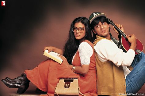 Most Watched Movies, Kajol Movies, Bollywood Theme Party Outfit, Dilwale Dulhania Le Jayenge, Vande Mataram, Bollywood Theme Party, Shahrukh Khan And Kajol, Shah Rukh Khan Movies, Vintage Bollywood Aesthetic