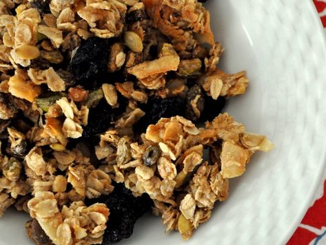 Eleven Madison Park Granola, Maple Granola, Eleven Madison Park, Best Granola, Raw Pumpkin Seeds, Granola Recipe, Coconut Chips, Smitten Kitchen, Dried Cherries