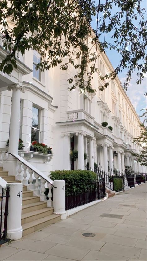 Townhouse Garden, London Girl, London Vibes, London Dreams, London Townhouse, Kensington And Chelsea, Neoclassical Architecture, London Summer, London Aesthetic