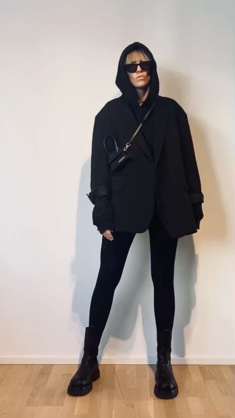 Hoodie With Boots Outfit, Blazer With Hoodie, Jacquemus Hoodie, With Boots Outfit, Hoodie Zara, Bag Jacquemus, Zara Bag, Daily Fashion Inspiration, Zara Bags