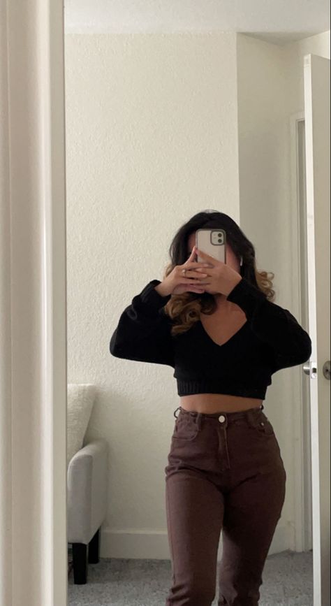 Brown Top Black Pants Outfit, Fits With Brown Leggings, Black Shirt And Brown Pants, Black Pants And Brown Top, Brown Shirt And Black Jeans, Black Shirt Brown Pants, Brown Longsleeves Outfit, Brown Top Black Jeans, Brown And Black Outfits