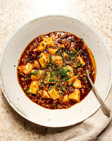 mapo tofu recipe | i am a food blog #mapotofu #chinesefood #tofu #recipes Uni Meals, Mapo Tofu Recipe, Mapo Tofu, Tofu Recipe, Tofu Dishes, Savory Dishes, Spicy Pork, Chinese Recipes, Tofu Recipes