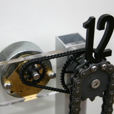 Timing Chain Concrete Clock, Hebrews 12, Mechanical Clock, Cool Clocks, Diy Clock Wall, Cool Cases, Bike Chain, Diy Clock, Bike Art