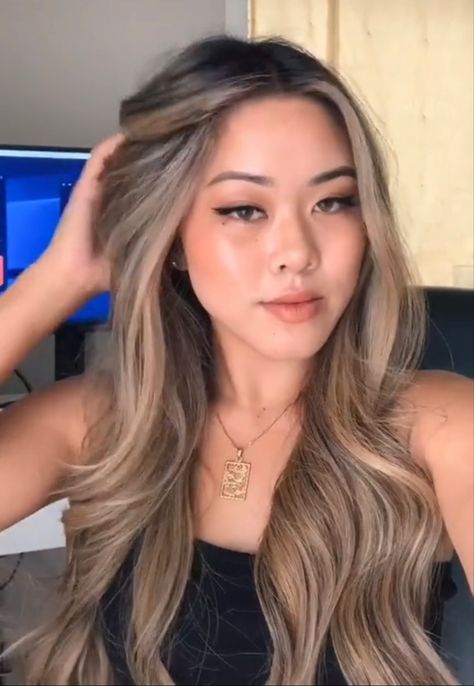 Hair Inspo Color Filipino, Brown Hair With Blonde Highlights Asian, Money Piece Balayage Asian Hair, Hair Color Tan Skin Asian, Asian Blonde Balayage Long Hair, Tan Asian Hair Color Ideas, Hair Colour For Tanned Skin Asian, Honey Blonde Balayage Asian Hair, Balayage Hair On Tan Skin