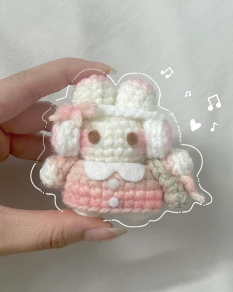 ૮꒰ ˶• ༝ •˶꒱ა ♡ my coquette bunny test for @rii.crochet Yayayay @rii.crochet released another adorable pattern! I absolutely enjoyed testing this so much as it is really easy and simple plus you can experiment with so many outfit designs for your lil bunny😸🎀 Please go check it out yay!!!💗 /)/) ( . .) ( づ♡ ᯓ ᡣ𐭩 pattern by: @rii.crochet ˚₊· ͟͟͞➳❥ #crochet #crochetlove #crochetersofinstagram #crocheter #crochetbunny #crochetinspiration #crocheting #crochetplushie #crochetamigurumi #amiguru... Plushies Bunny, Cute Bunny Crochet, Coquette Bunny, Crochet Fairy, Bunny Crochet, Baby Couture, Grey Cat, Sketch Notes, Pastel Pink Aesthetic