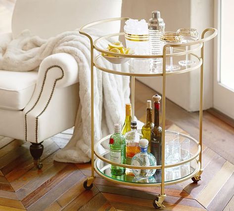 Bar Cart Inspiration, Round Bar Cart, Bar Cart Essentials, Perfect Bar Cart, Bar Cart Design, Home Bar Setup, Bandeja Bar, Diy Bar Cart, Gold Bar Cart