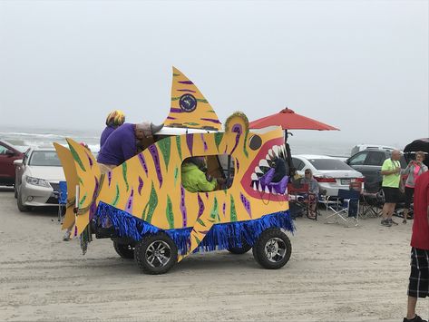 Decorated Golf Cart, Put Put Golf, Golf Cart Decorating Ideas, Cart Decorating Ideas, Wagon Floats, Golf Cart Decorations, Parade Ideas, Halloween Camping, Mermaid Parade