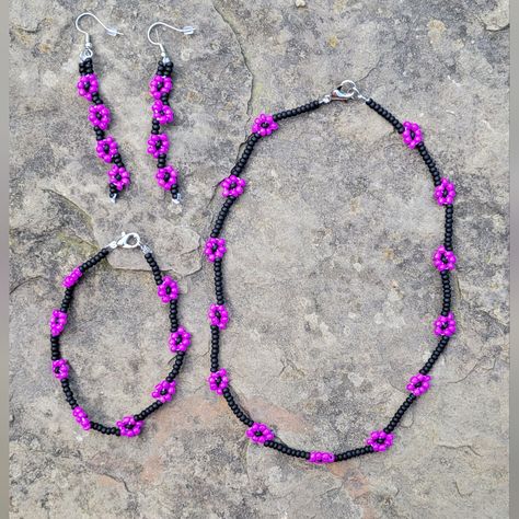 Purple And Black Beaded Daisy Set. Includes Necklace, Bracelet, And Earrings. Earrings Are Made With Hypoallergenic Findings. Beaded Daisy, Jewelry Purple, Ar Accessories, Hand Crafted Jewelry, Crafted Jewelry, Blush Makeup, Key Card Holder, Fit N Flare Dress, Rain And Snow Boots