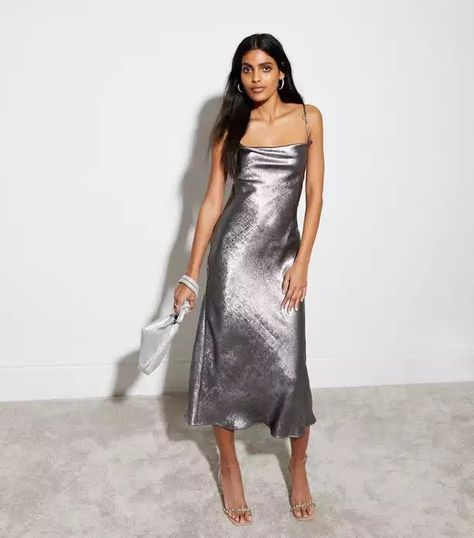 Party Dresses for Women | Clubbing & Cocktail Dresses | New Look Metal Dress, Silver Theme, Wedding Guest Shoes, Midaxi Dress, Looks Party, Beaded Sandals, 20's Dress, Metallic Dress, Metallic Foil