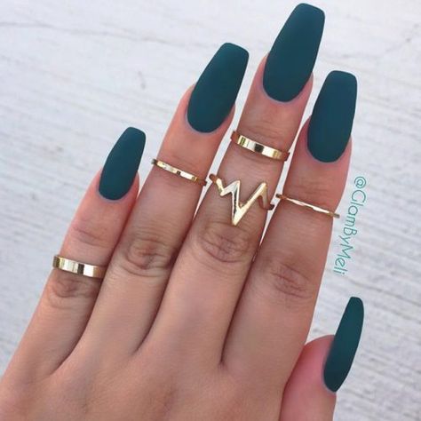 Fresh Green Nails Ideas To Get This Season ★ See more: http://glaminati.com/green-nails-ideas/ Matt Nails, Matte Nail Art, Super Nails, Acrylic Nail Art, Acrylic Nails Coffin, Nailed It, Lily Collins, Nail Arts, White Bedroom