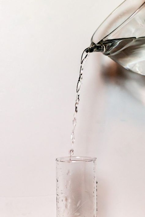 Pouring Water, Night Time Photography, Motion Photography, Glass Photography, Water Aesthetic, Time Photography, Water Photography, Outdoor Quotes, Minimalist Photography