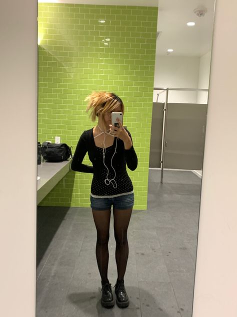 Jean Shorts And Stockings Outfit, Shorts Stockings Outfit, Black Safety Shorts, Tights Under Shorts Outfits, Blonde Hair Claw Clip, Shorts And Stockings Outfit, Shorts And Stockings, Stocking Outfits, Mirror Selfie Outfit