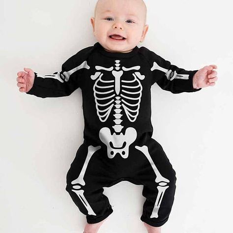 Baby skeleton Halloween costume. Skeleton babygrow. Newborn Baby Halloween Costumes Newborn, Funny Baby Costumes, Baby Halloween Costume, Newborn Halloween Costumes, Party City Costumes, Gothic Baby, Baby Halloween Outfits, Newborn Halloween, Skeleton Halloween Costume