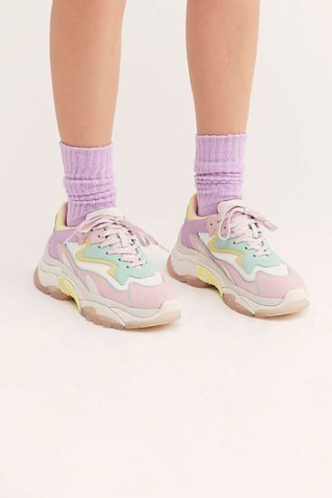 Don’t wait for spring to sport these styles. See our pastel outfit ideas! Dr Shoes, Kawaii Shoes, Dad Fashion, Pastel Fashion, Fresh Shoes, Hype Shoes, Shoe Inspo, Aesthetic Shoes, Dream Shoes