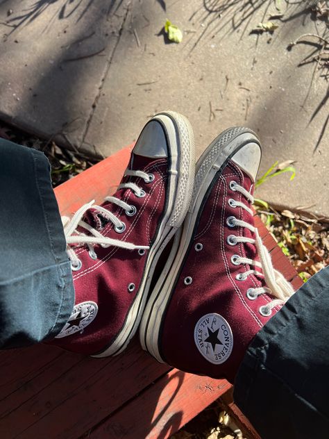 Dark Red Chuck 70, Maroon Converse Aesthetic, Wine Red Converse, Red Converse Outfit Men, Maroon Converse Outfit, Dark Red Sneakers, Dark Red Converse, Converse Maroon, Red Converse Outfit