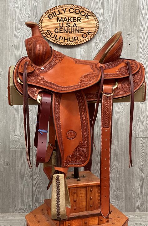 Billy Cook Saddles, Round Skirt, Pencil Roll, Work Horses, Longchamp Le Pliage Backpack, Quarter Horse, Stirrups, Hard Working, Floral Border