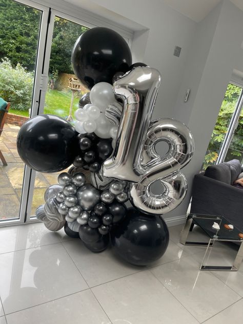 30th Birthday Balloon Bouquet, 18th Party Ideas, Boy 16th Birthday, Black Party Decorations, Surprise Birthday Decorations, 18th Birthday Decorations, Birthday Decorations For Men, Happy Birthday Decor, Its A Boy Balloons