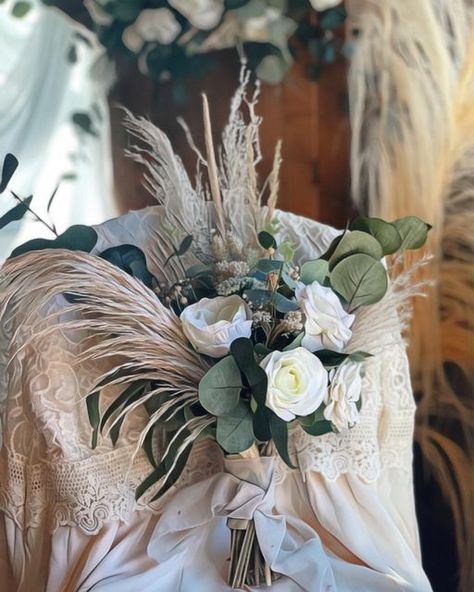 Sandra Field on Instagram: "Palm and pampas, topped with wildflowers, silks and eucalyptus to create a special summer wedding. I will try to catch up with all the ones I missed! ⁣ .⁣ .⁣ .⁣ .⁣ .⁣ #bridalbouquet #bride #brideandgroom #bridetobe #dessert #destinationwedding #outdoorwedding #springwedding #summerwedding #summerweddings #theknot #weddingbouquet #weddingceremony #weddingdecor #weddingdetails #weddingdress #weddingflorist #weddingideas #weddinginspo #weddinginvitations #weddinginvites Please Be Patient With Me, Making A Bouquet, Boho Bouquet, Be Patient With Me, Dried Flower Bouquet, Wedding Florist, Spring Wedding, Wedding Season, I Missed