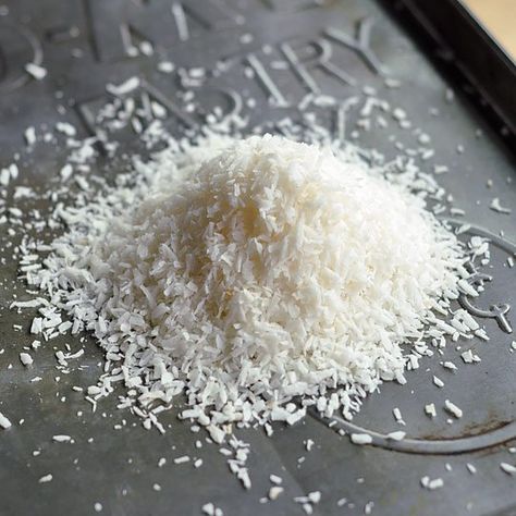 Smart Tip: Use Shredded Coconut to Find Your Oven's Hot Spot Dorie Greenspan, Baking Items, Mouse Trap, Coconut Chips, Grated Coconut, Coconut Butter, Shredded Coconut, Baking Tips, Coconut Flour