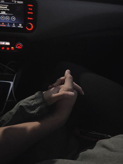 Holding hands in a rainy but peaceful night Car Holding Hands Aesthetic, Holding Hands In Car At Night, Blurry Holding Hands, Holding Hands Under Table, Holding Hands While Driving, Holding Hands At Night, Holding Hands In Car, Hand Holding Aesthetic, Holding Hands Aesthetic