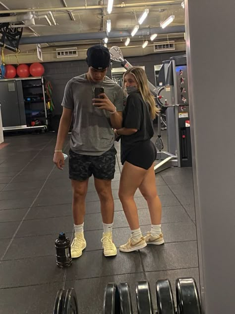 Pin by Valentina 😻 on Gym in 2022 | Cute gym outfits, Gym couple, Workout attire Couples Gym Pictures, Workout Pics, Gym Couple, Gym Pictures, Gym Aesthetic, Gym Photos, Fit Couple, Gym Fits, Best Gym