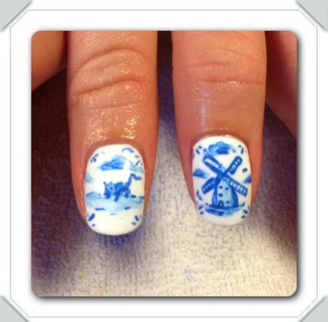 Delft blue nail art on arctic freeze gelish Dutch Nail Art, Delft Blue Nails, Delft Nails, Pottery Nails, Nail Art Blue, Fab Nails, Sister Tattoo, Art Nail Art, Water Color Nails