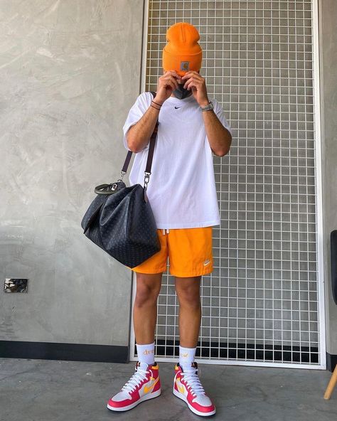 Orange Shorts Outfit, Mens Shorts Outfits, Outfit Streetwear, Orange Outfit, Orange You Glad, Shorts Outfit, Orange Shorts, Black N White, Streetwear Outfit