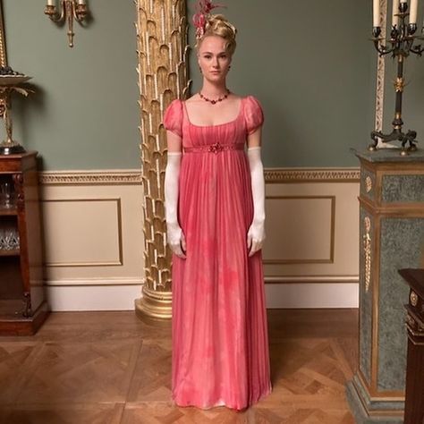 Sophie Canale on Instagram: “Cressida Cowper #bridgertonseason2 #netflix #shondaland” Cressida Cowper Bridgerton, Cressida Cowper, Bridgerton Outfits, Bridgerton Dresses, Bridgerton Ball, 1800s Dresses, Regency Clothing, Regency Gown, Casual Attire For Women