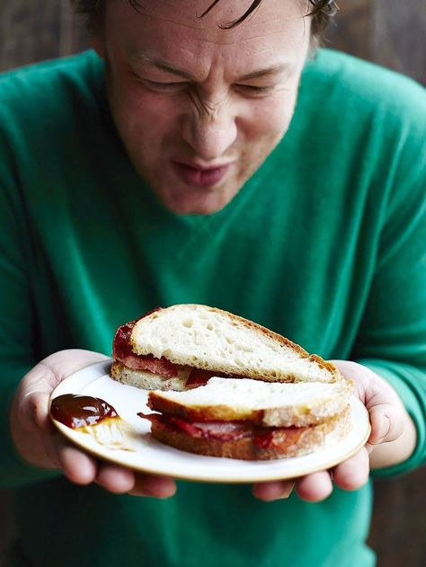 Bacon Butty Recipes, Bacon Sandwich Recipes, Bacon Sandwiches, British Foods, Perfect Bacon, Bacon Sandwich, Jamie Oliver Recipes, Pub Food, English Food