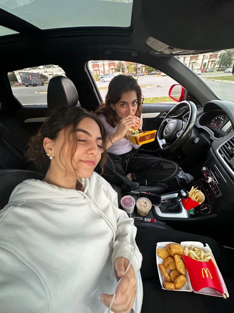 eating mcdonald’s in the car Fast Food In Car, Mcdonalds Drive Thru Aesthetic, Mcdonalds In Car, Mcdonalds Photoshoot, Eating In Car, Food In Car, Mcdonalds Drive Thru, Spring Energy, Autumn Photoshoot