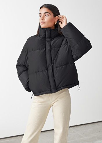 Short Puffer Jacket - Black - Jackets - & Other Stories Puffer Jacket Outfit, Oversized Puffer Jacket, Celebrities Leather Jacket, Short Puffer Jacket, Zipper Leggings, Oversized Puffer, Trouser Outfits, Black Puffer Jacket, Puffy Jacket