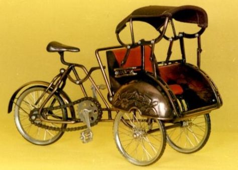 Pedicab miniature, good in detail and precisely. Wooden Cart, Home Interior Accessories, Indonesian Art, Unicycle, Vintage Bicycle, Vintage Bicycles, Bike Design, Yogyakarta, Fabric Art