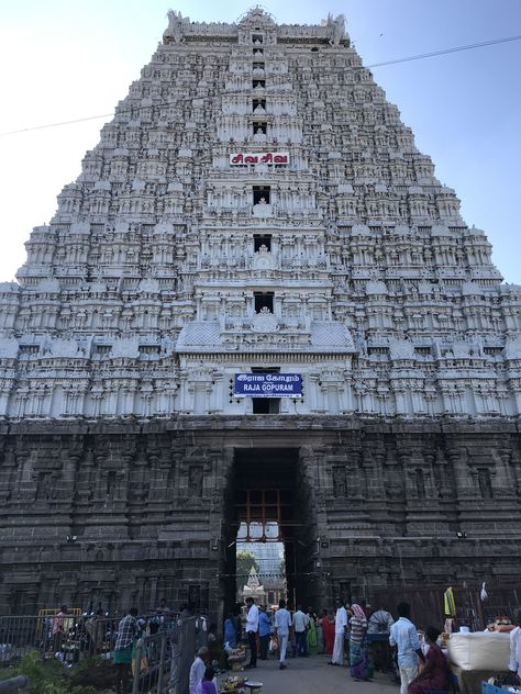 Raja Gopuram Thiruvannamalai Temple, Jaipur Travel, Ancient Indian Art, Indian Temple Architecture, Prabhas Pics, Temple Photography, Temple Pictures, Toronto Travel, Shiva Photos