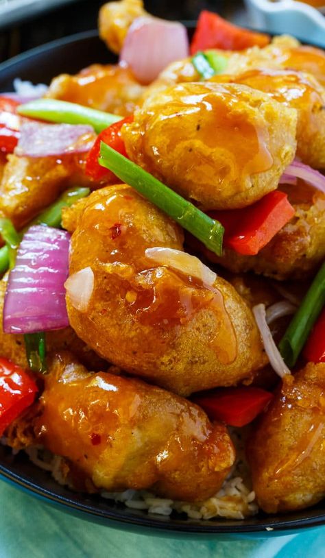 Homemade Sweet and Sour Chicken that tastes better than takeout! Homemade Sweet And Sour Chicken, Hawaiian Chicken Recipes, Spicy Southern Kitchen, Sweet Sour Chicken, Better Than Takeout, Southern Kitchen, Sweet N Sour Chicken, Family Cooking, Sweet And Sour