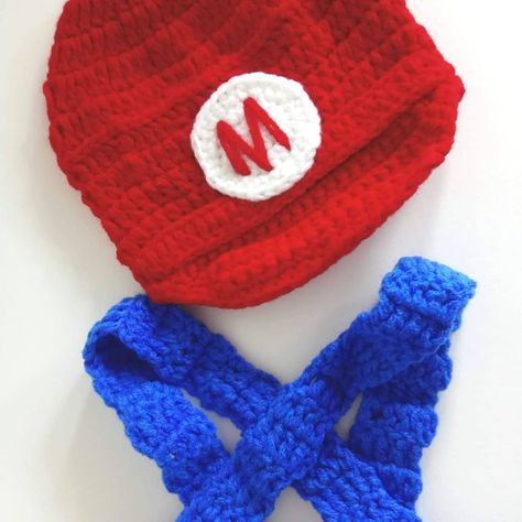 💕Super Mario inspired crochet diaper cover and hat, baby crochet outfit photo prop💕  Your little one will look super cute with this Super… Crochet Diaper Cover, Crochet Outfit, Outfit Photo, Baby Crochet, Diaper Cover, Photo Prop, Super Mario, Crochet Clothes, Crochet Baby