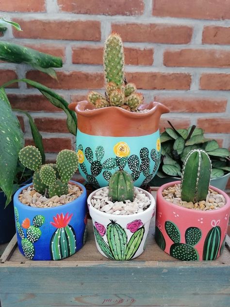 Cactus Crafts, White Flower Pot, Cactus Craft, Pot Painting, Cactus Painting, Painted Flower Pots, Painted Flower, Painted Pots, Clay Pots