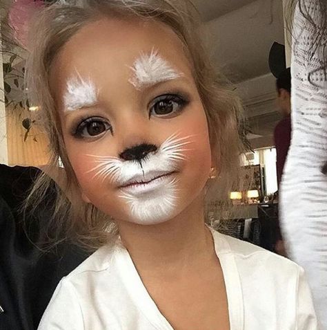 Easy Easter Bunny Face Painting 1 Face Painting - Easter Bunny Face Painting Bunny Face Paint, Carnaval Make-up, Veselý Halloween, Bunny Makeup, Halloweenský Makeup, Animal Makeup, Easter Makeup, Face Painting Easy, Kids Face Paint