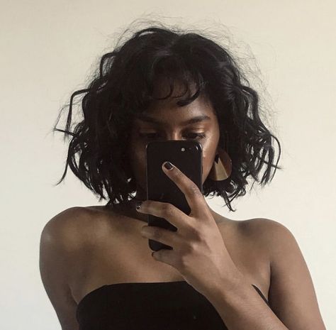 Short Dark Hair Aesthetic, Short Black Hair Aesthetic, Messy Hair Aesthetic, Short Wavy Black Hair, Hair Mirror Pic, Short Curly Black Hair, Messy Black Hair, Minimalist Aesthetic Fashion, Fem Fatale