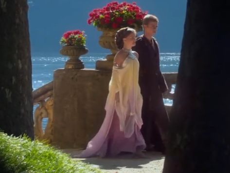 Padme Episode 2, Anakin Skywalker Padme, Attack Of The Clones Anakin, Anakin Aesthetic, Star Wars Pfp, Padme Anakin, Anakin Padme, Star Wars Episode 2, Star Wars Padme Amidala