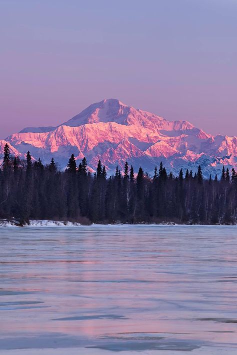 Real Landscape Photography, Unreal Places On Earth, Mt Denali, Alaska Mountains, Mountain Landscape Photography, Scenery Pictures, Mountain Photos, Pretty Landscapes, Nature Aesthetic