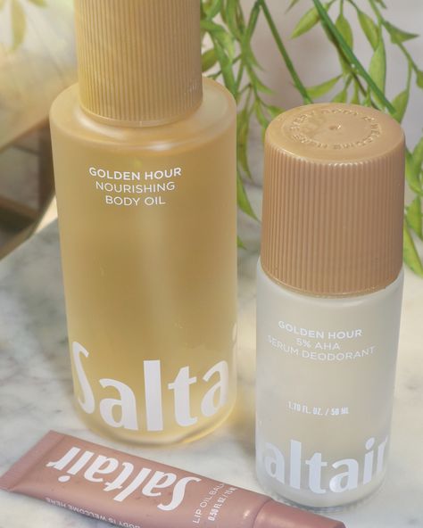 ✨ Summer may be officially over, but I’m soaking up every bit of golden hour with this duo from @saltair 🌅✨ swipe -> ‌ 𝗡𝗼𝘄 𝘁𝗵𝗮𝘁 𝘁𝗵𝗲 𝘀𝗲𝗮𝘀𝗼𝗻𝘀 𝗮𝗿𝗲 𝘀𝗵𝗶𝗳𝘁𝗶𝗻𝗴, 𝗮𝗿𝗲 𝘆𝗼𝘂 𝘀𝘄𝗶𝘁𝗰𝗵𝗶𝗻𝗴 𝘂𝗽 𝗽𝗿𝗼𝗱𝘂𝗰𝘁𝘀 𝗶𝗻 𝘆𝗼𝘂𝗿 𝗯𝗼𝗱𝘆 𝗰𝗮𝗿𝗲 𝗿𝗼𝘂𝘁𝗶𝗻𝗲? ‌ 𝘛𝘩𝘦 𝘎𝘰𝘭𝘥𝘦𝘯 𝘏𝘰𝘶𝘳 𝘴𝘤𝘦𝘯𝘵 𝘩𝘢𝘴 𝘯𝘰𝘵𝘦𝘴 𝘰𝘧 🌻 𝘴𝘶𝘯𝘧𝘭𝘰𝘸𝘦𝘳, 𝘱𝘪𝘯𝘦𝘢𝘱𝘱𝘭𝘦 🍍 & 𝘤𝘰𝘤𝘰𝘯𝘶𝘵 🥥 ‌ 💫Saltair Body Oil in Golden Hour- is a nice rich oil that deeply moistures and leaves my skin looking radiant. I would consider the oil to have a more middle level consistency not being too light weight and no... The Golden Hour, Pineapple Coconut, Body Care Routine, My Skin, Lip Oil, Care Routine, Body Oil, Golden Hour, The Golden