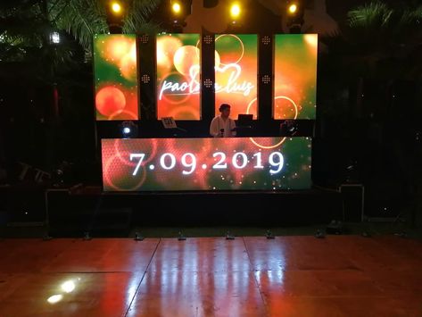 Dj Decorations Dj Setup, Led Dj Booth, Dj Stage Design Dj Booth, Dj Events, Deco Bar, Dj Stage, Stage Set Design, Dj Setup, Dj Disco