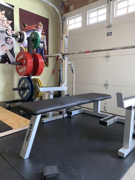 Home Powerlifting Gym, Home Gym Powerlifting, Home Gym Aesthetic, Powerlifting Gym, Dream Home Gym, Home Gym Garage, Gym Garage, Gym Aesthetic, Gym Ideas