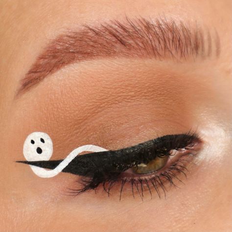 Ghost Eyeliner, Halloween Ghosts, Cute Halloween, Makeup Ideas, Eyeliner, Makeup Looks, Ghost, Collage, Halloween